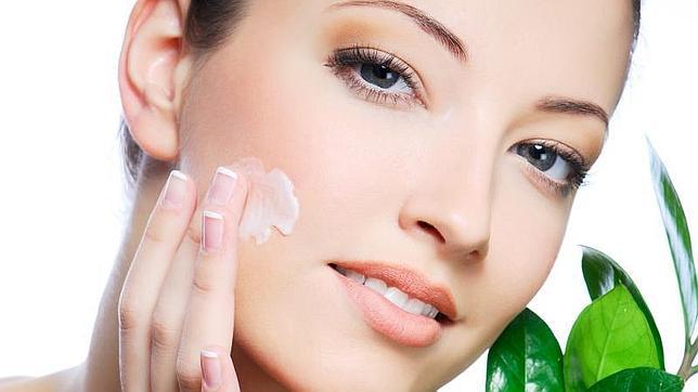 Cremas antiarrugas de farmacia | cosmética natural al mejor precio. Chica